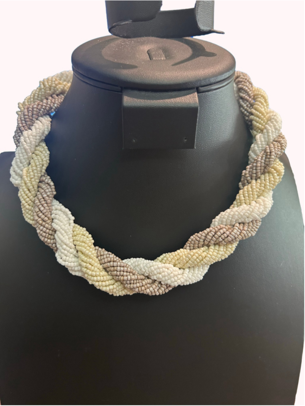 Women's Beaded Twisted Necklace One Size White Beige champagne 15”